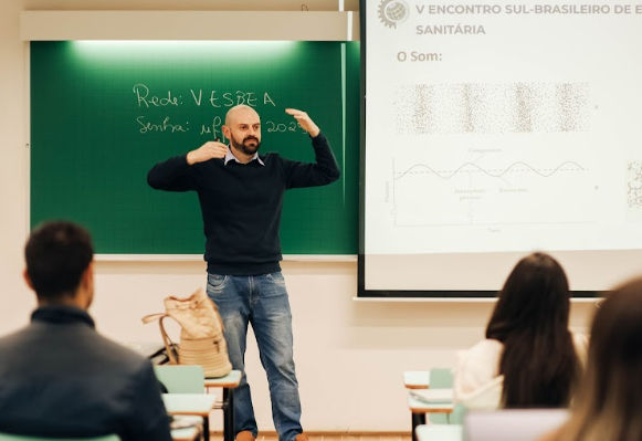 Minicurso sobre Ruído Ambiental destaca desafios urbanos e soluções tecnológicas